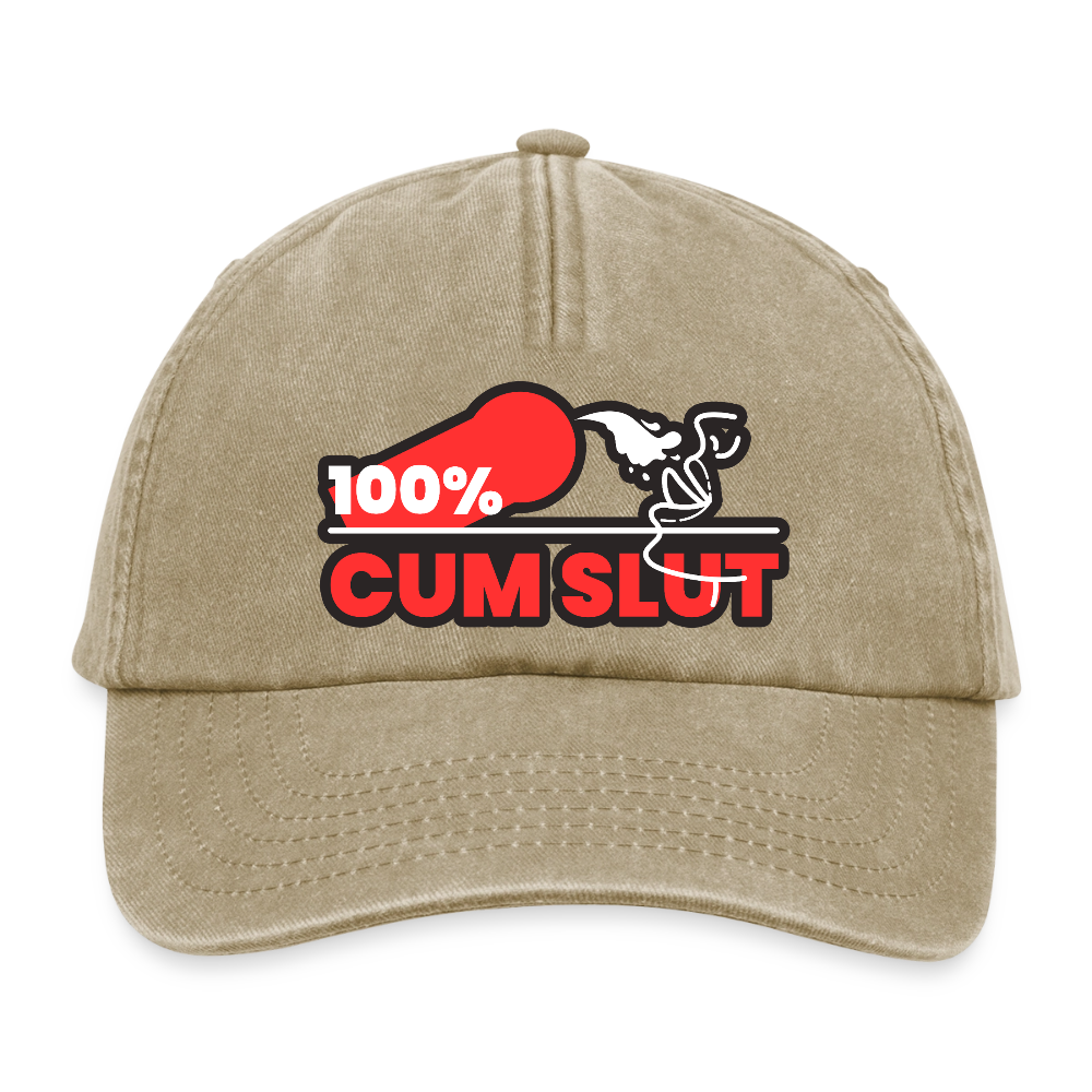 Vintage beige Cap mit frechem roten "100% Cum Slut" Kink Fetish Design