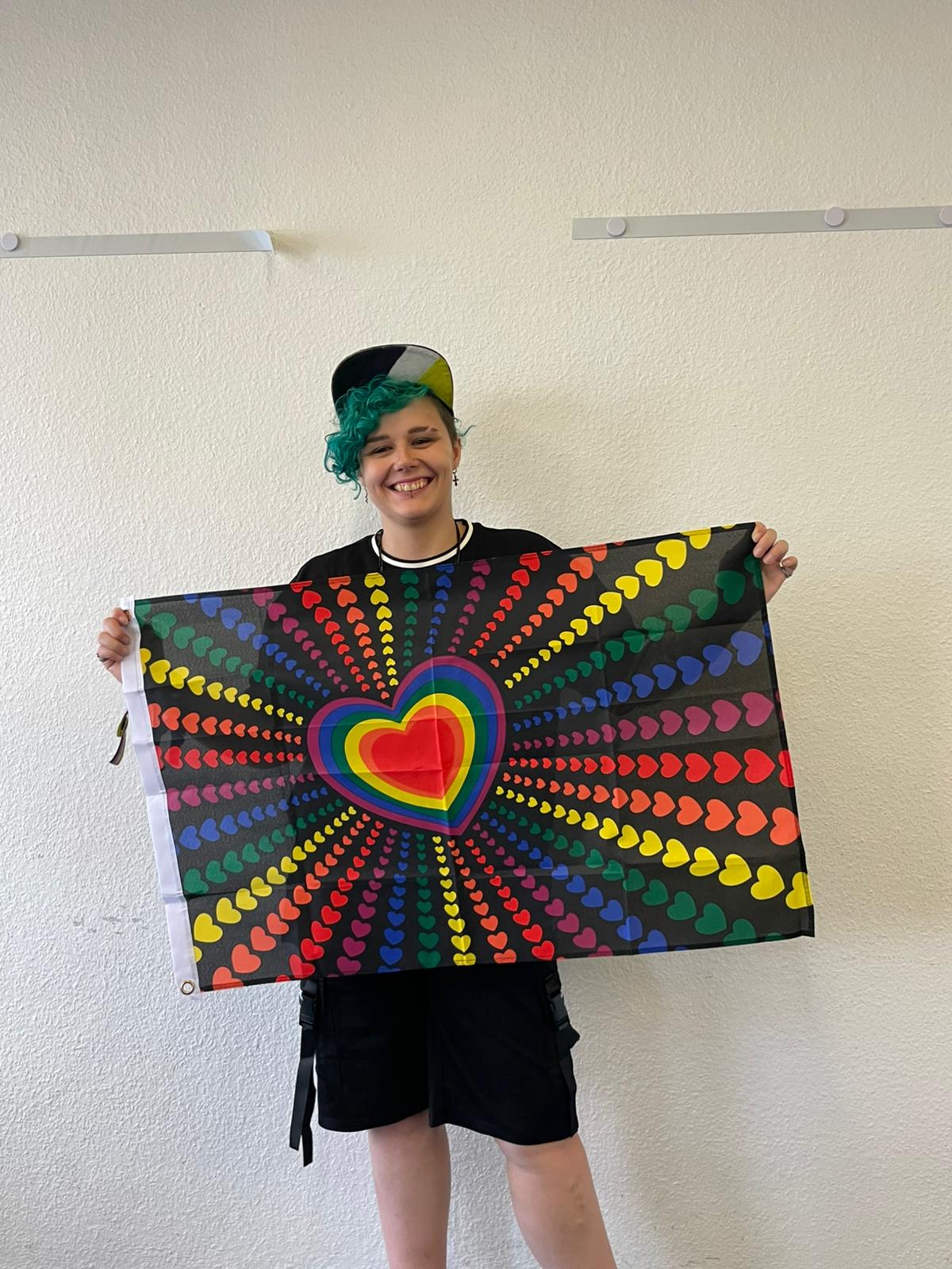 Rainbow Love - Pride Flag - PrideMerch.de - Team Behinderte im Queer Cities e.V.