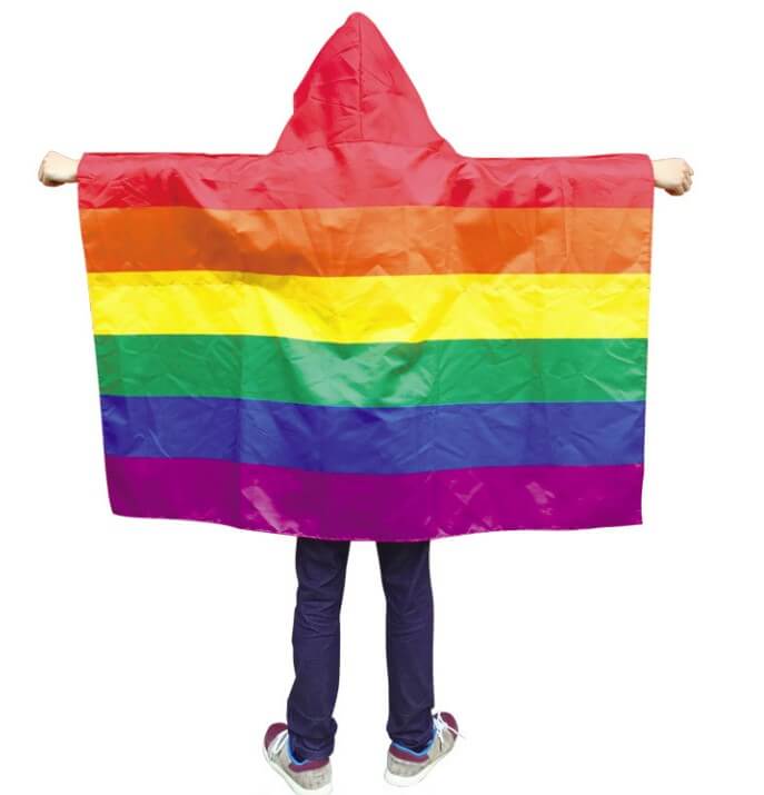 LGBTQ Regenbogen-Fahnenumhang mit weiten Ärmeln - PrideMerch.de - Team Behinderte im Queer Cities e.V.