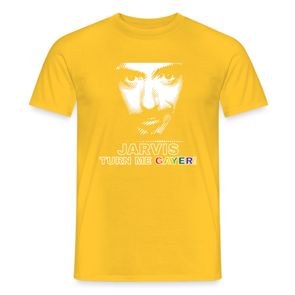 Freigestelltes gelbes T-Shirt, das die weiße Grafik und Schrift leuchten lässt. Der humorvolle Jarvis-Spruch mit regenbogenfarbenem Highlight setzt ein fröhliches Zeichen für queeren Stolz.