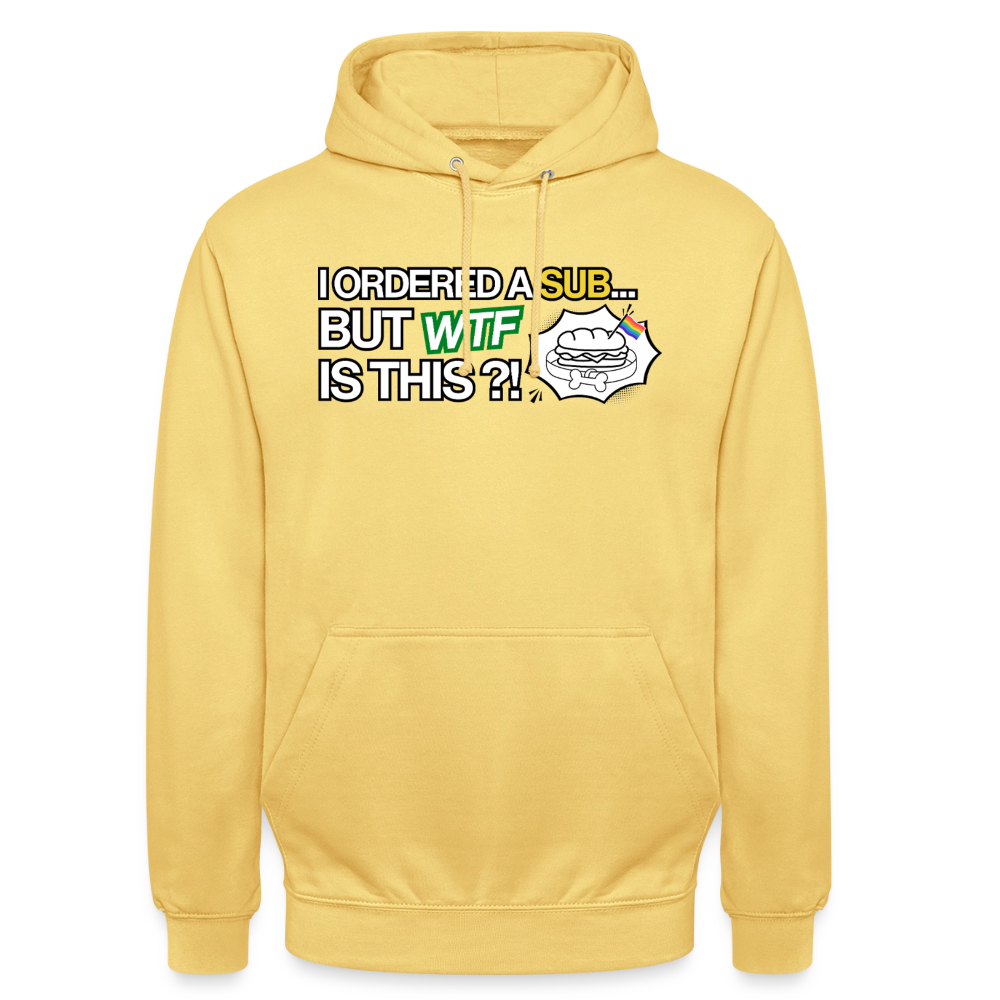 Sonnengalber Kapuzenpullover als digitaler Freisteller auf transparentem Grund. Die humoristische Fusion aus einem klassischen Baguette und den niedlichen Puppy-Ohren bringt farbenfrohe Lebensfreude in jedes CSD-Outfit.