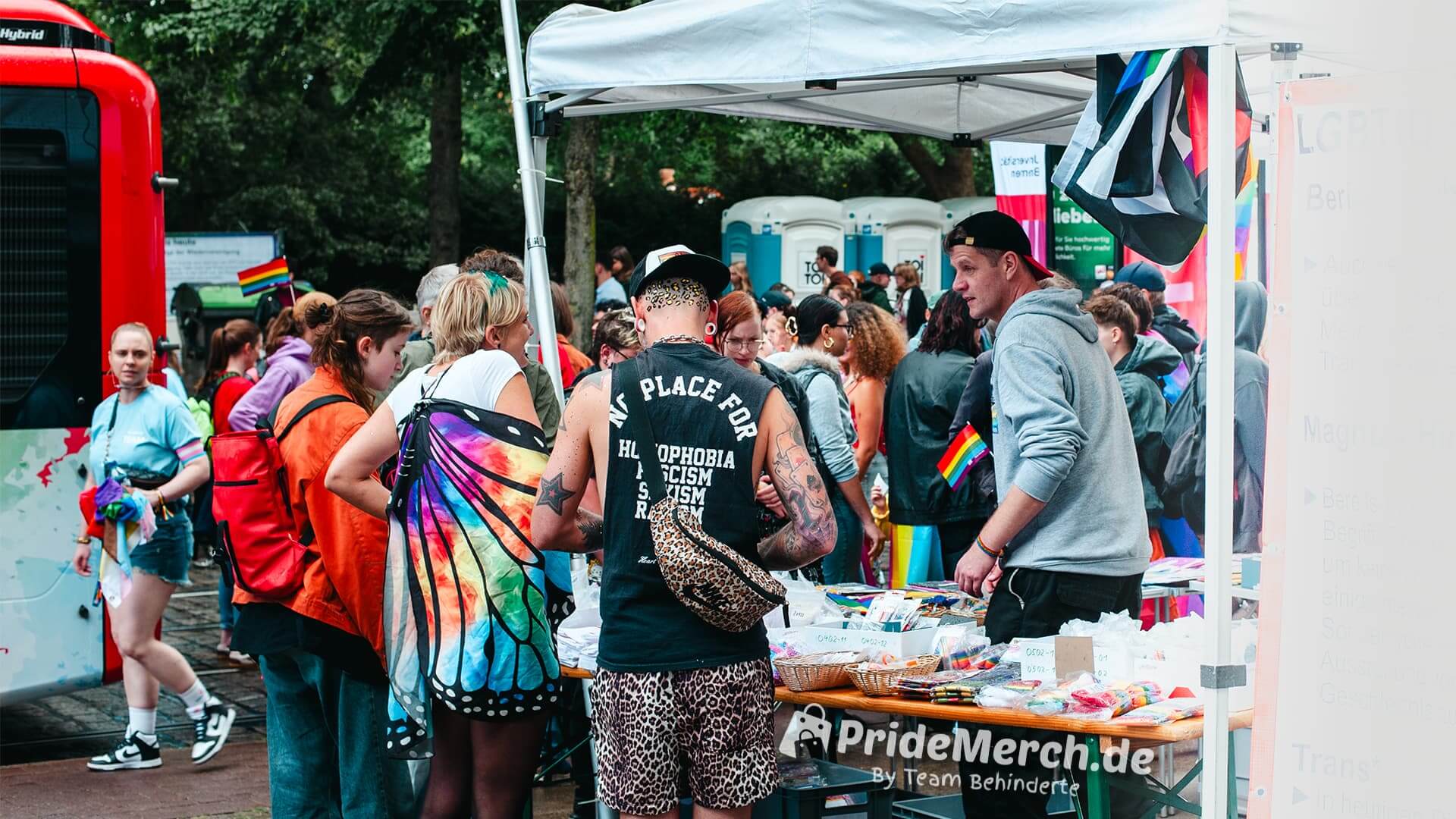 PrideMerch.de By Team Behinderte: Erfolgreicher Auftritt beim CSD Bremen 2025 🌈💪