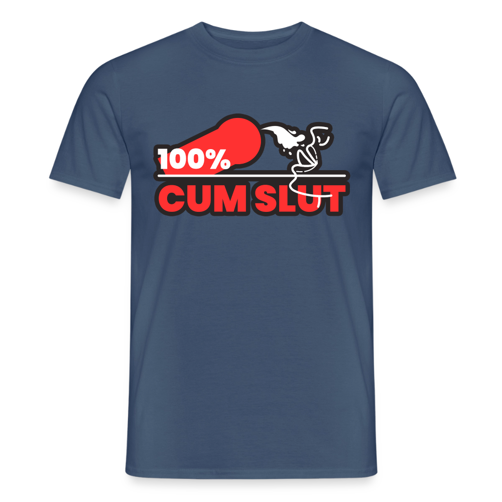 Dunkles Denimblau T-Shirt mit satirischem Cum Slut Kink Motiv
