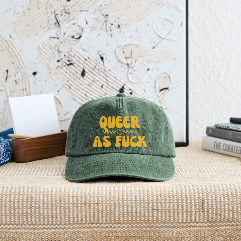 QUEER AS FUCK Pride Vintage Cap - Vintage Flaschengrün 