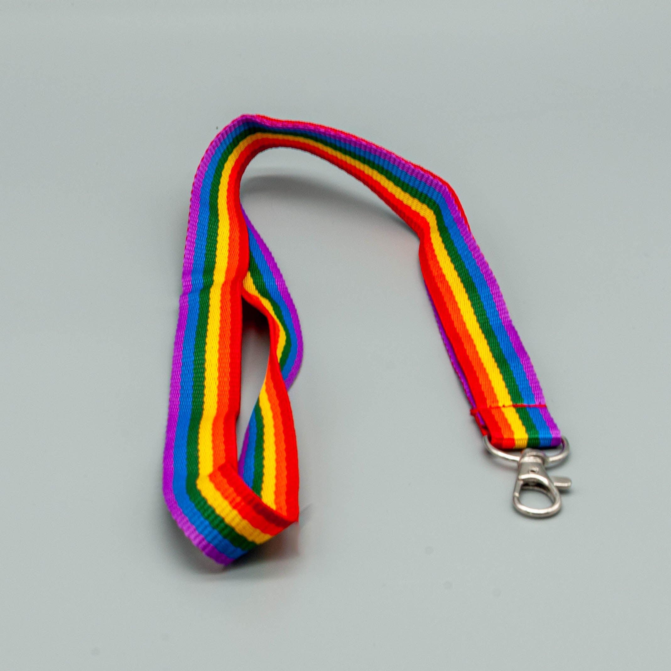 Regenbogen Schlüsselband, lang, mit Karabinerhaken - PrideMerch.de - Team Behinderte im Queer Cities e.V.