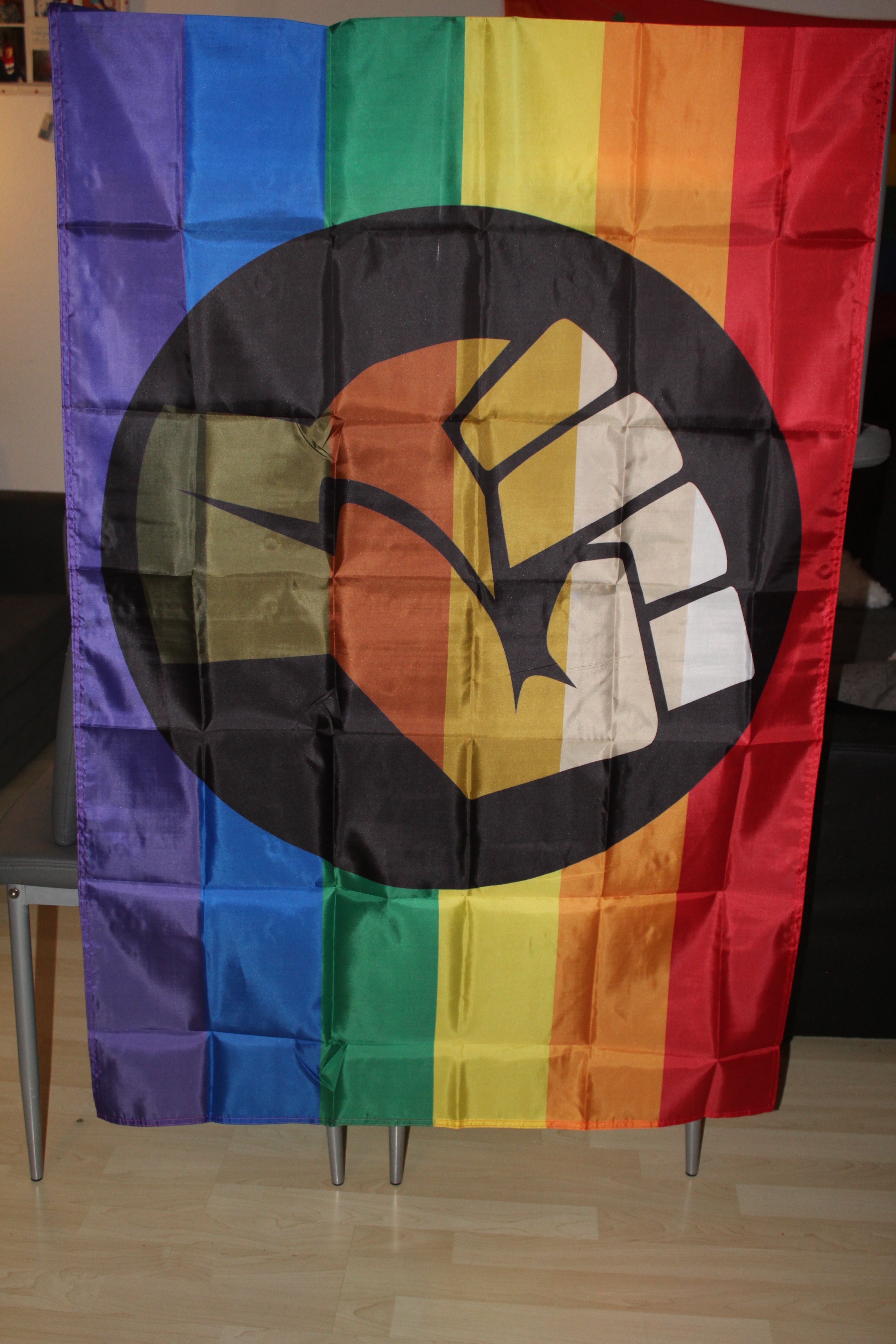 Regenbogen POC Power / People of Color Pride Flag - PrideMerch.de - Team Behinderte im Queer Cities e.V.