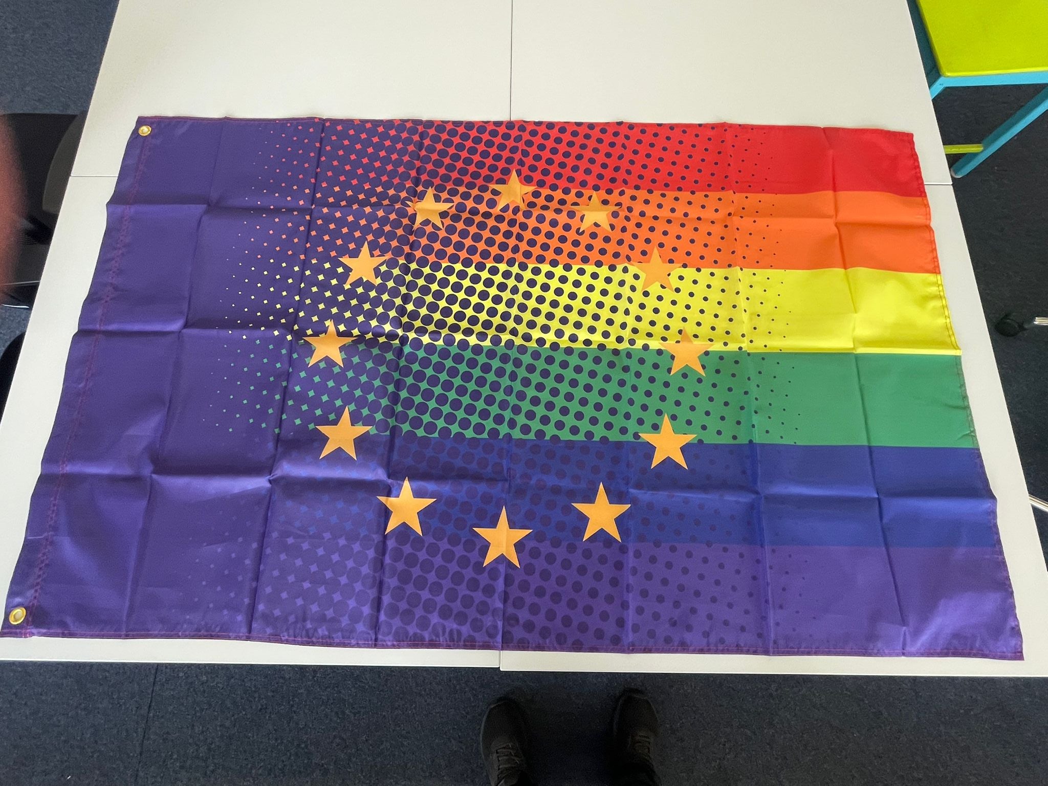 Regenbogen Europa Pride Flag - PrideMerch.de - Team Behinderte im Queer Cities e.V.
