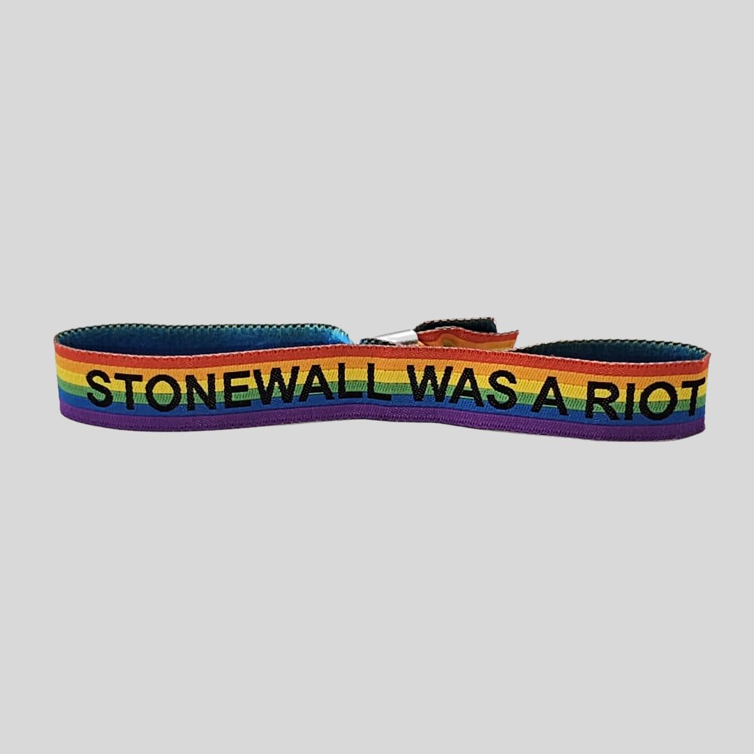 stonewall was a riot armbändchen von vorne