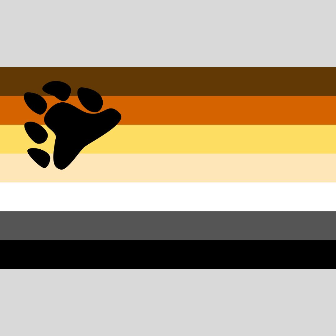 Eine quadratische Grafik der Bären-Community-Flagge auf grauem Hintergrund. Das Design zeigt die sieben horizontalen Streifen in Braun, Orange, Gelb, Beige, Weiß, Grau und Schwarz. Oben links im Kanton prangt die ikonische schwarze Bärentatze als stolzes Symbol der Bear Brotherhood.