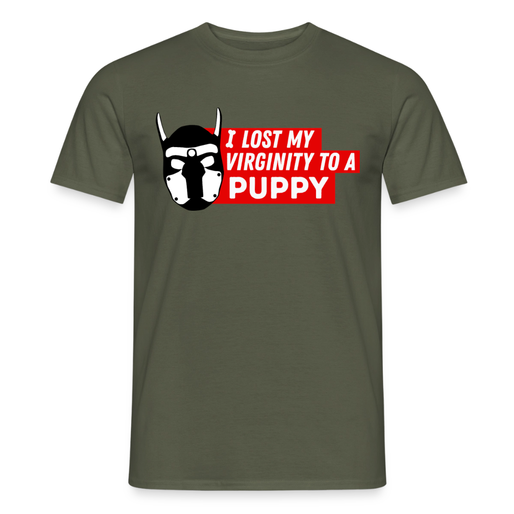 Militärgrünes T-Shirt mit satirischem Puppy Play Motiv "I Lost My Virginity To A Puppy"