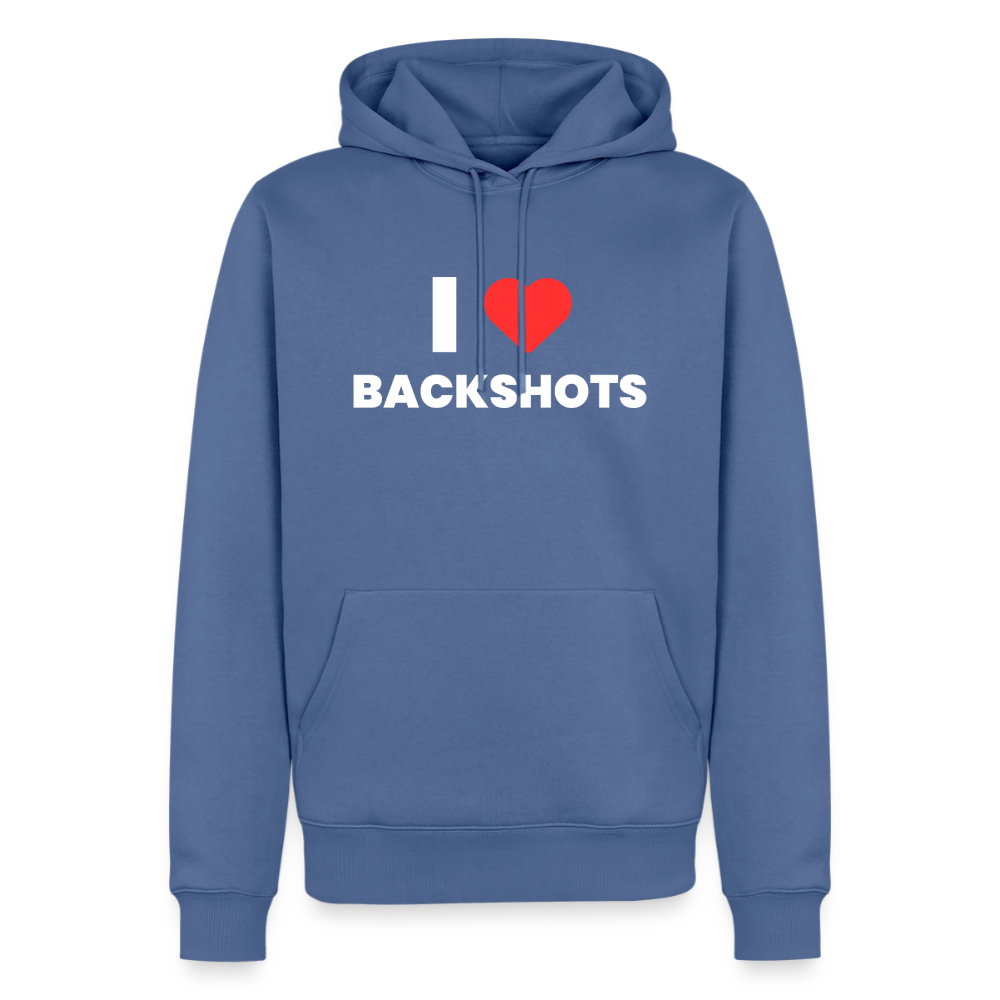 Ein taubenblaues Sweatshirt mit Kapuze als detailreicher Produkt-Freisteller. Der matte Pastell-Blauton harmoniert hervorragend mit dem feurigen Rot des Herz-Aufdrucks für aufgeschlossene CSD-Besucher*innen.