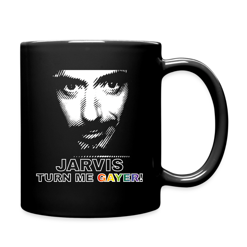 Ansicht der schwarzen Tasse mit Henkel auf der rechten Seite, die den hochwertigen beidseitigen Druck beweist. Auch für das Gegenüber sorgt die Kombination aus weißer Nerd-Grafik und regenbogenfarbenem „GAYER!" für humorvolle und unübersehbare Pride-Sichtbarkeit.