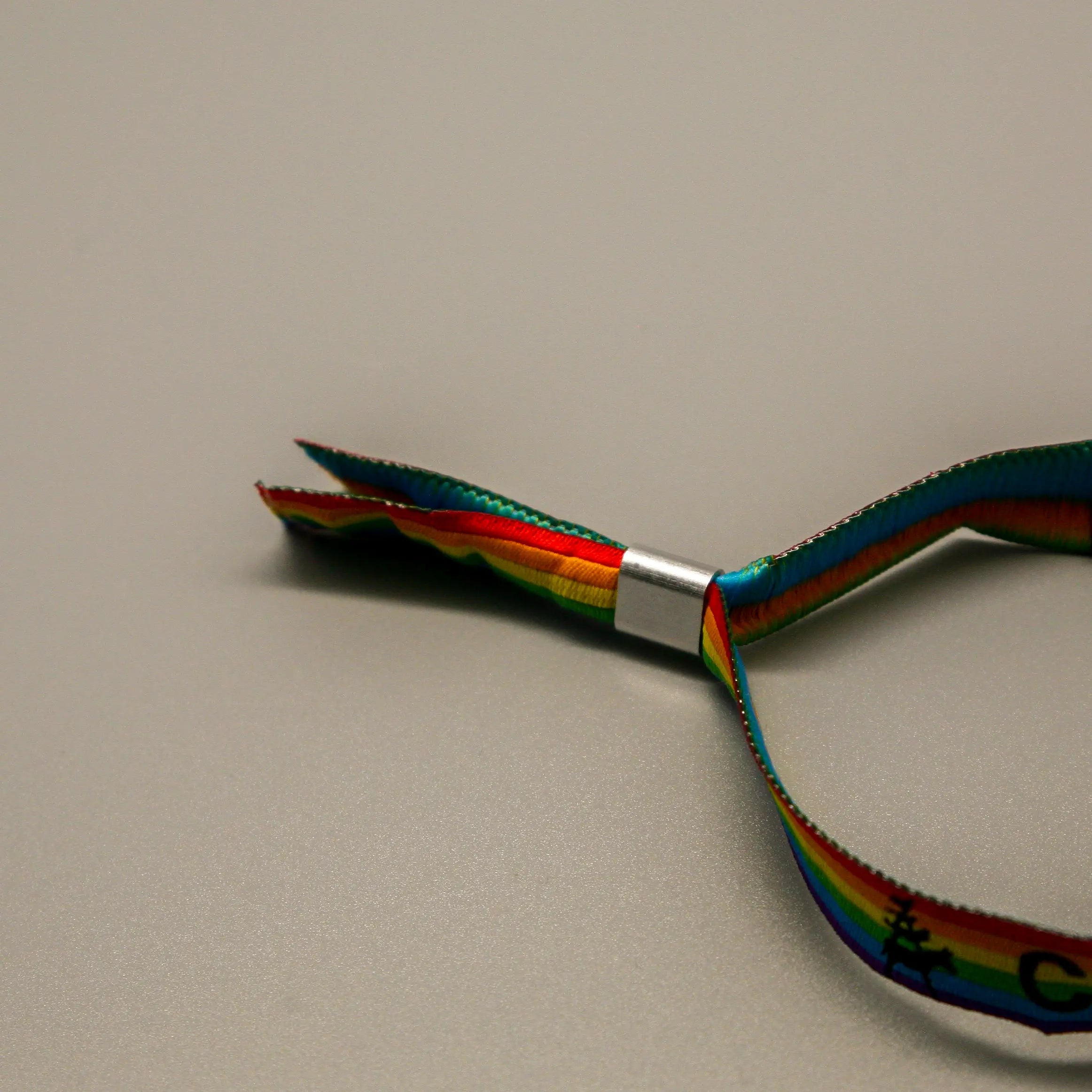 Pride-Armband des CSD Bremen 🌈 (Stoffarmband) - PrideMerch.de - Team Behinderte im Queer Cities e.V.