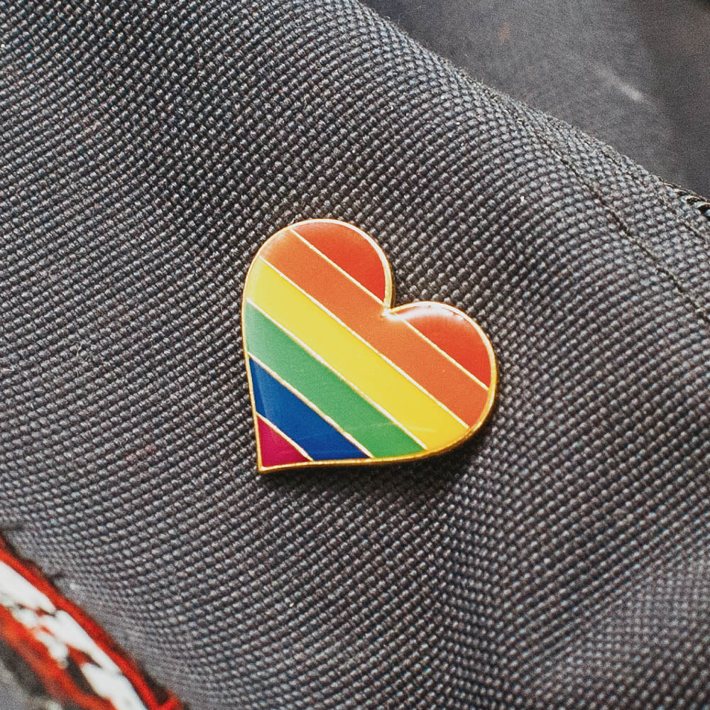 Rainbow Herz Pride-Pin / Regenbogen-Herz-Anstecker