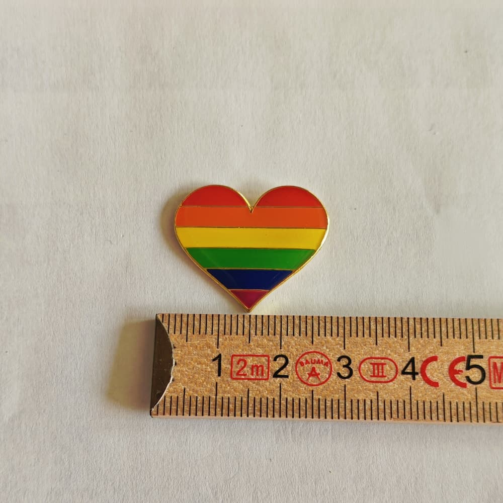 Rainbow Herz Pride-Pin / Regenbogen-Herz-Anstecker