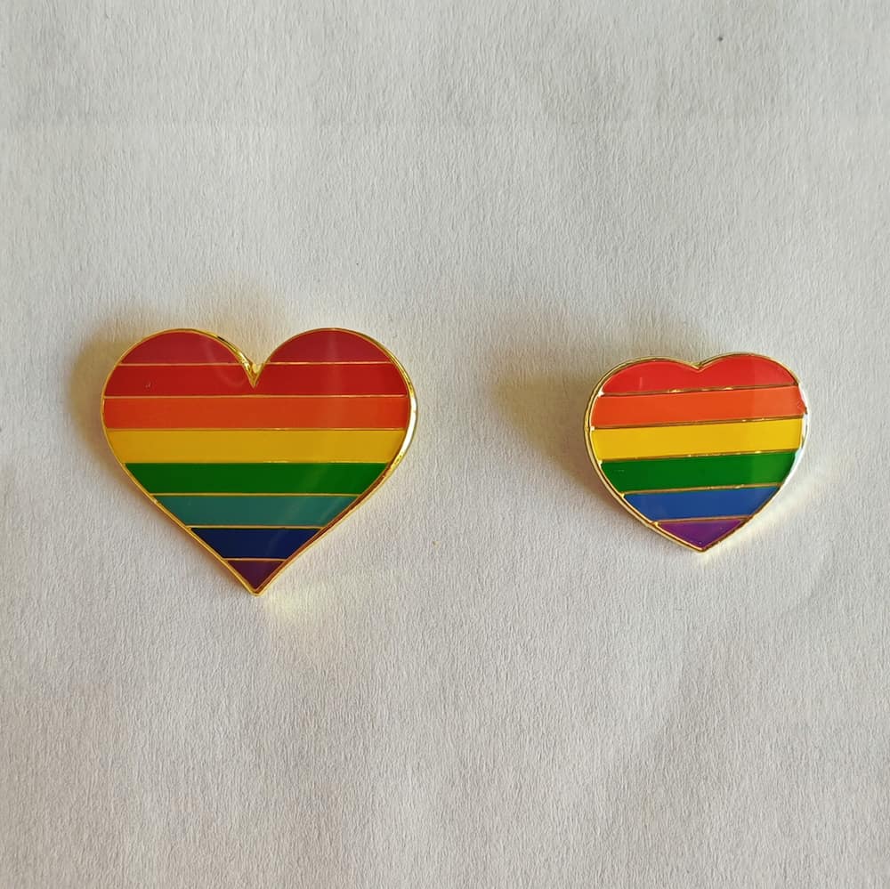 Rainbow Herz Pride-Pin / Regenbogen-Herz-Anstecker