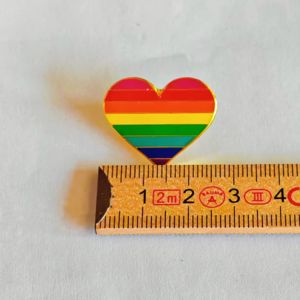 Rainbow Herz Pride-Pin / Regenbogen-Herz-Anstecker