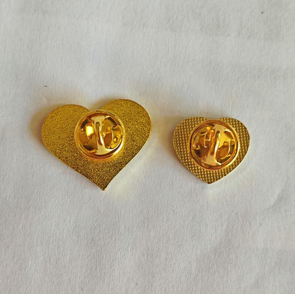 Rainbow Herz Pride-Pin / Regenbogen-Herz-Anstecker
