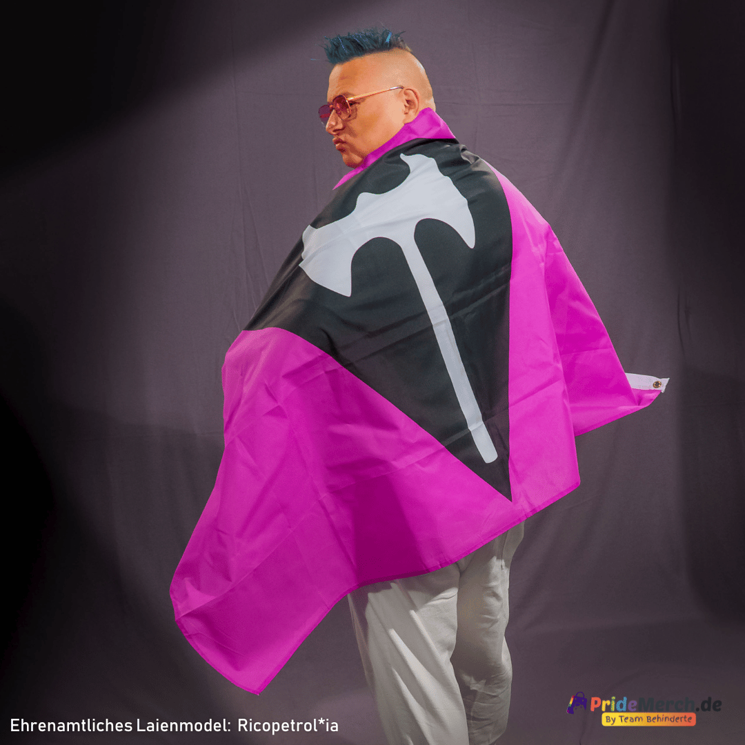 Lesbian Pride mit Doppelaxt Flag