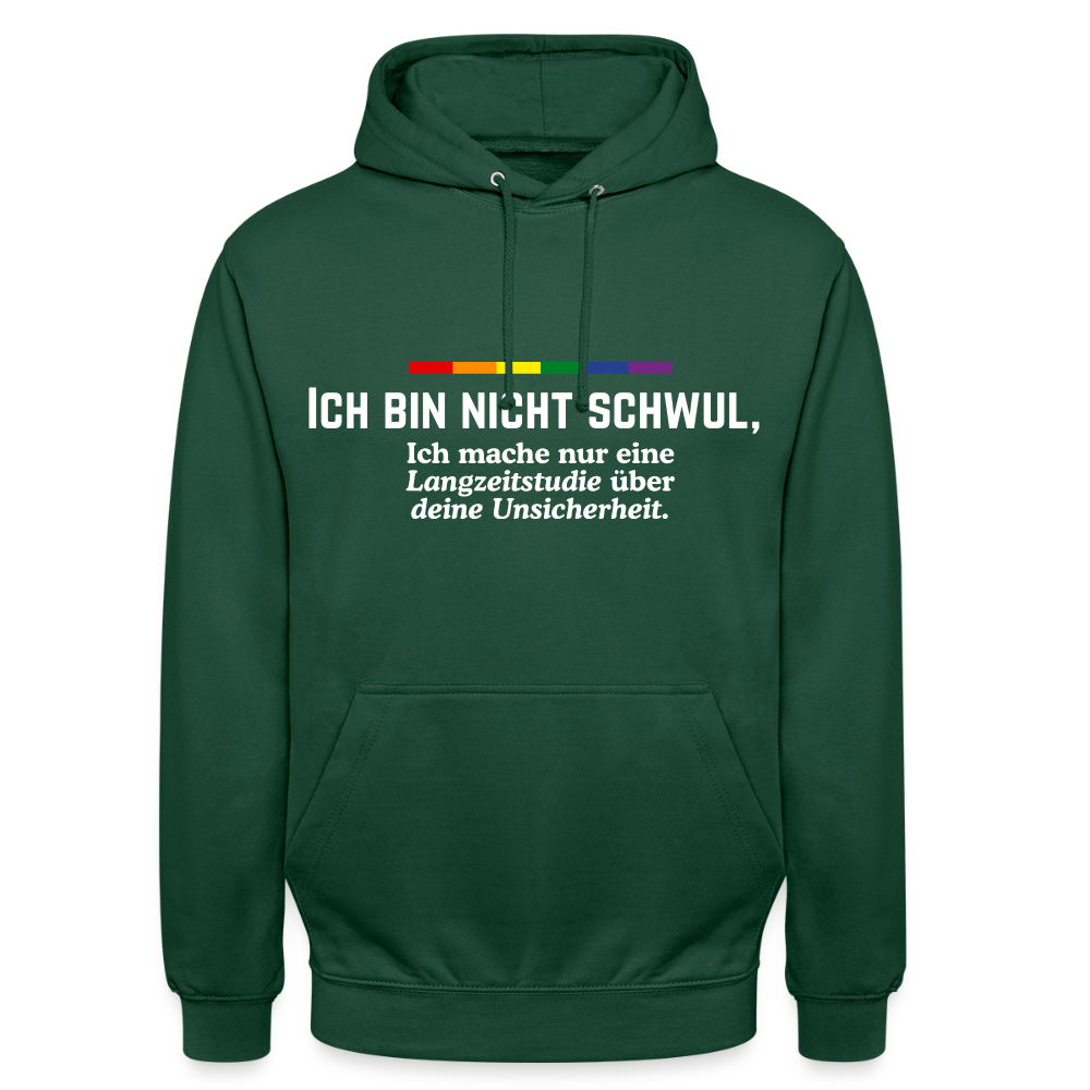 Auf dem tiefen Flaschengrün kommt der Frontalangriff auf toxische Männlichkeit hervorragend zur Geltung. Das weiße Motiv kombiniert einen flachen, bunten Regenbogen mit dem zweigeteilten Spruch über die angebliche wissenschaftliche Langzeitstudie.